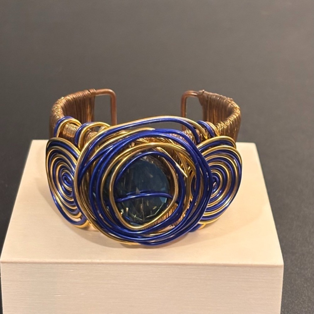 Chunky Blue Gold Wire Gemstone Statement cuff bracelet size 6.5‎ with flex